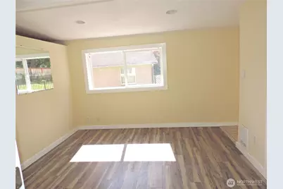 11709 26th Avenue NE, Seattle, WA 98125 - Photo 14