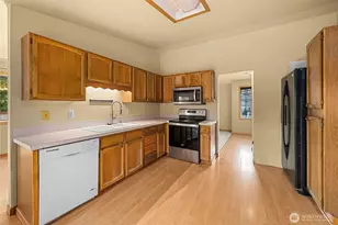 10129 C St E, Tacoma, WA 98445 - Photo 6