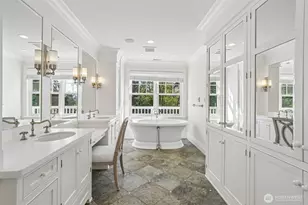 8975 NE 10th St, Bellevue, WA 98004 - Photo 18