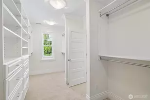 8975 NE 10th St, Bellevue, WA 98004 - Photo 20