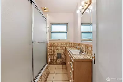 1718 NE 88th Street, Seattle, WA 98115 - Photo 14