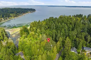9720 NE Lofgren Rd, Bainbridge Island, WA 98110 - Photo 2