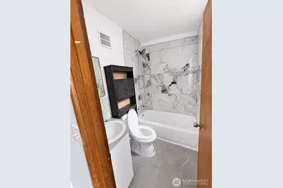 7546 24th Avenue NW, Seattle, WA 98117 - Photo 10