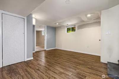 105 Wells Ave N, Renton, WA 98057 - Photo 10