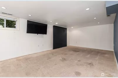 105 Wells Ave N, Renton, WA 98057 - Photo 12