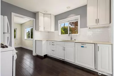 105 Wells Ave N, Renton, WA 98057 - Photo 6