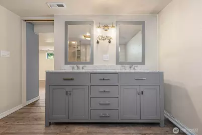 105 Wells Ave N, Renton, WA 98057 - Photo 16