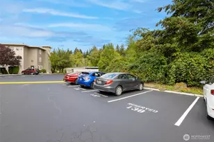 12700 NE 8th St, Bellevue, WA 98005 - Photo 18