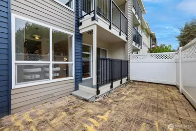 12700 NE 8th Street #E102, Bellevue, WA 98005 - Photo 16