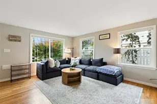3008 31st Ave W, Seattle, WA 98199 - Photo 4