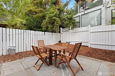 3008 31st Avenue W, Seattle, WA 98199 - Photo 16