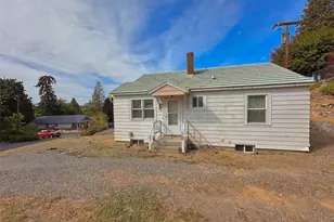 319 E Bartlett Ave, Omak, WA 98841 - Photo 6