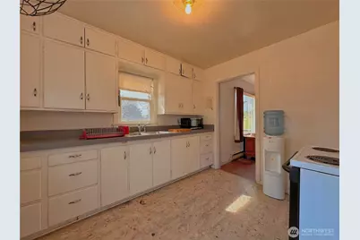 319 E Bartlett Avenue, Omak, WA 98841 - Photo 12