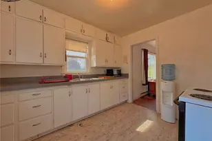 319 E Bartlett Ave, Omak, WA 98841 - Photo 12