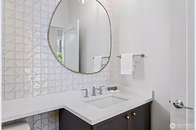 8039 Wallingford Avenue N, Seattle, WA 98103 - Photo 6
