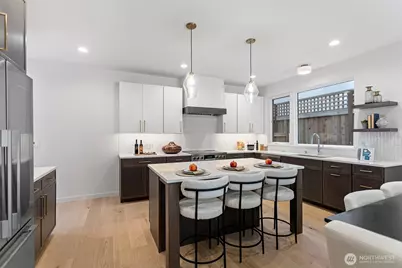 8039 Wallingford Avenue N, Seattle, WA 98103 - Photo 14