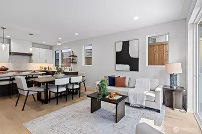 8039 Wallingford Avenue N, Seattle, WA 98103 - Photo 8
