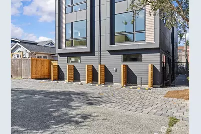 4328 Woodlawn Avenue N #A, Seattle, WA 98103 - Photo 24