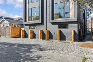 4328 Woodlawn Ave N, Seattle, WA 98103 - Photo 24