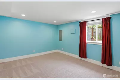 5728 Woodlawn Avenue N, Seattle, WA 98103 - Photo 28