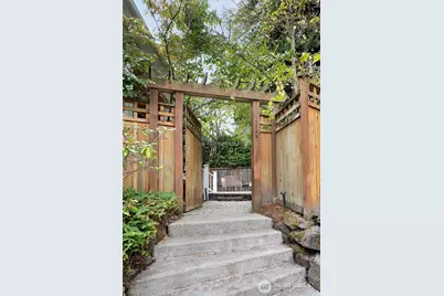 5728 Woodlawn Avenue N, Seattle, WA 98103 - Photo 2
