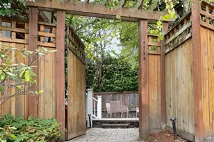 5728 Woodlawn Ave N, Seattle, WA 98103 - Photo 2