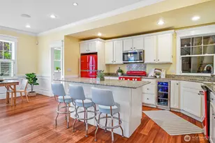 5728 Woodlawn Ave N, Seattle, WA 98103 - Photo 8