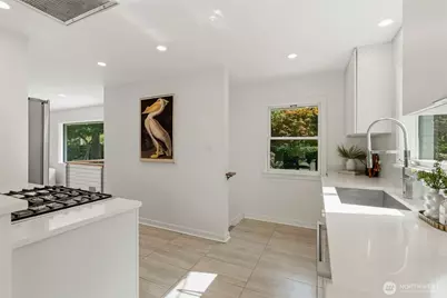 4715 W Roberts Way, Seattle, WA 98199 - Photo 12