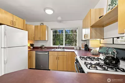 6527 21st Avenue NE #3, Seattle, WA 98115 - Photo 12