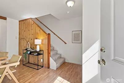 6527 21st Avenue NE #3, Seattle, WA 98115 - Photo 4