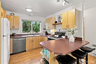 6527 21st Ave NE, Seattle, WA 98115 - Photo 10