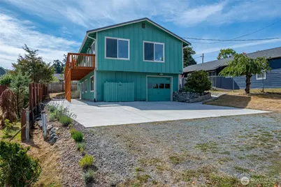 303 NE 6th Street, Coupeville, WA 98239 - Photo 2