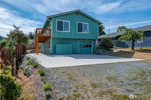 303 NE 6th St, Coupeville, WA 98239 - Photo 2