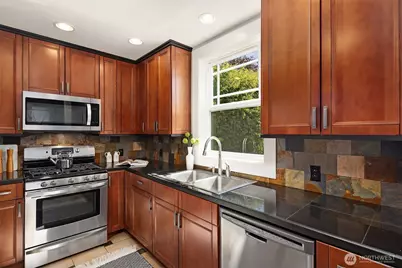 135 NE 53rd Street, Seattle, WA 98105 - Photo 12
