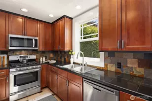 135 NE 53rd St, Seattle, WA 98105 - Photo 12