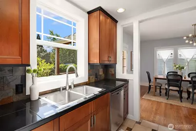 135 NE 53rd Street, Seattle, WA 98105 - Photo 14