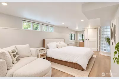 4732 45th Avenue SW, Seattle, WA 98116 - Photo 10