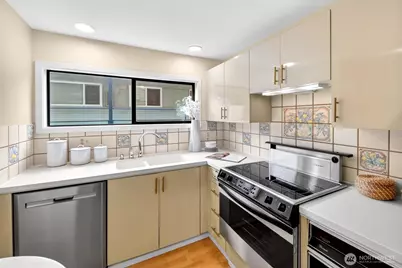 510 Lakeside Avenue S #6, Seattle, WA 98144 - Photo 8