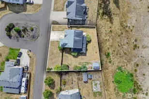 308 Easy Street SE, Rainier, WA 98576 - Photo 36