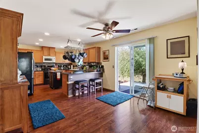 308 Easy Street SE, Rainier, WA 98576 - Photo 8