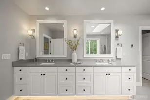 10425 NE 112th St, Kirkland, WA 98033 - Photo 24