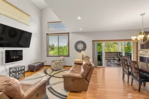 2012 NE 37th Pl, Renton, WA 98056 - Photo 6