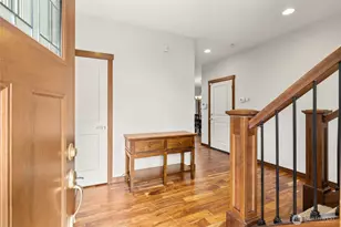 2012 NE 37th Pl, Renton, WA 98056 - Photo 4