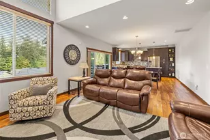 2012 NE 37th Pl, Renton, WA 98056 - Photo 8