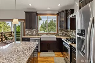 2012 NE 37th Pl, Renton, WA 98056 - Photo 12