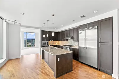 10650 NE 9th Place #2526, Bellevue, WA 98004 - Photo 4