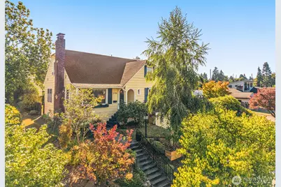 2106 49th Avenue SW, Seattle, WA 98116 - Photo 2