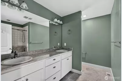 13749 Corliss Avenue N, Seattle, WA 98133 - Photo 20