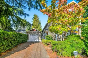 13749 Corliss Ave N, Seattle, WA 98133 - Photo 2