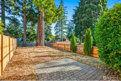 13749 Corliss Avenue N, Seattle, WA 98133 - Photo 38